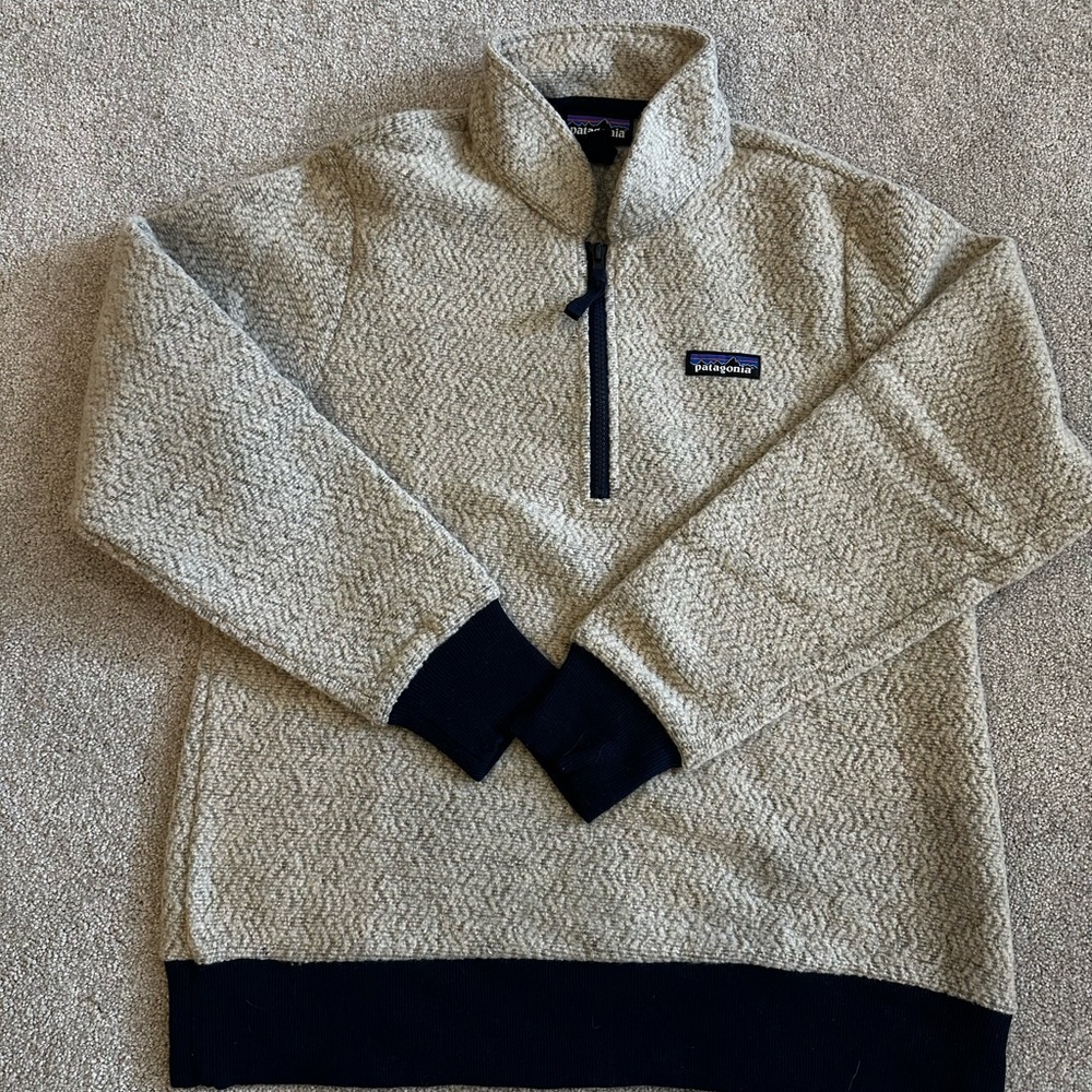 Patagonia Women’s Cream and Navy Sweater